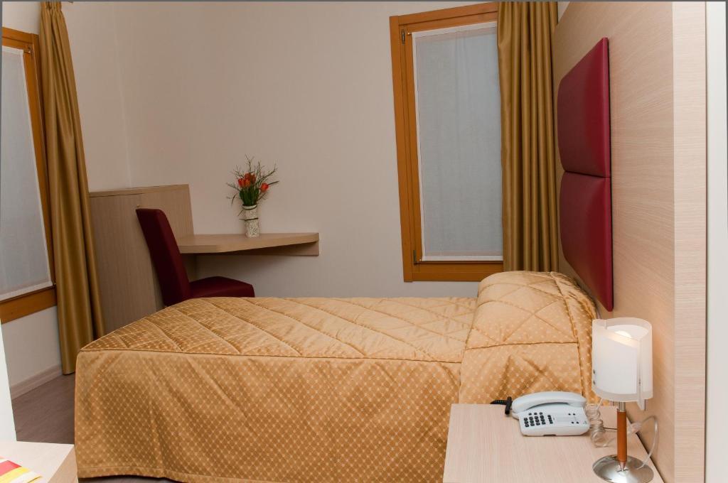 Hotel Villa Maternini Vazzola Rom bilde